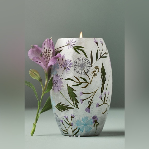 Anthropologie Other - Anthropologie Mari Fruity Hibiscus & Pink Guava Glass Candle NEW